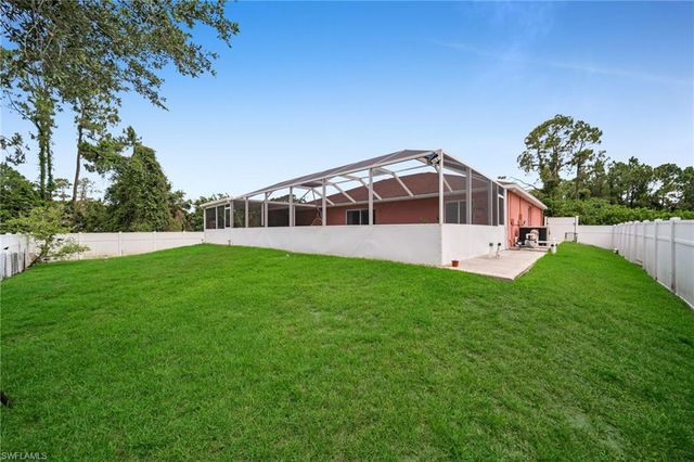 539 Summit AVE S, Lehigh Acres, FL 33974