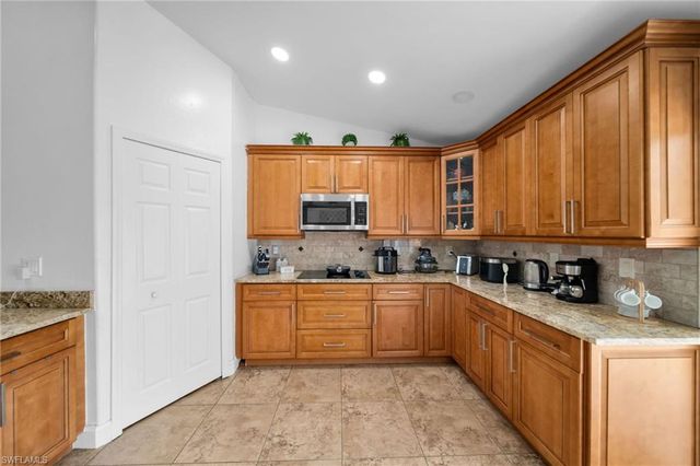 539 Summit AVE S, Lehigh Acres, FL 33974