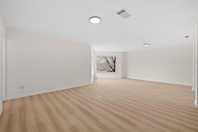 1181 Forest Bluff TRL, Round Rock, TX 78665