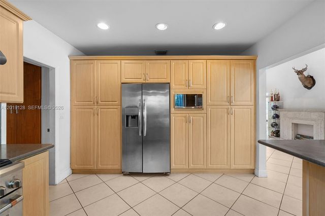 3758 Prairie Ave, Miami Beach, FL 33140