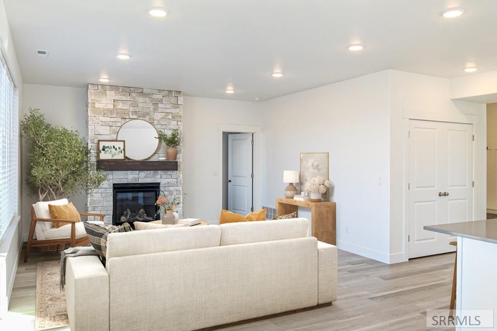 Image 3 of property listing at 2857 N Grant Avenue, Idaho Falls, ID 83401