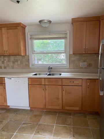 11 Dawson Street, Pawtucket, RI 02861