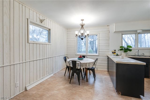 1440 Treasch Drive, Cuyahoga Falls, OH 44221