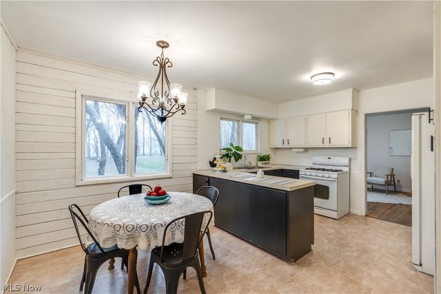 1440 Treasch Drive, Cuyahoga Falls, OH 44221