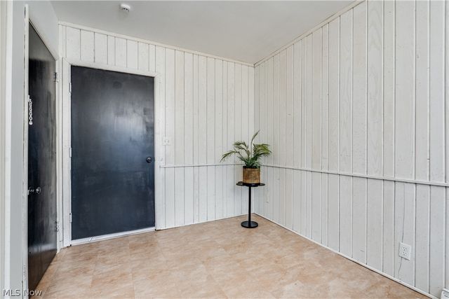 1440 Treasch Drive, Cuyahoga Falls, OH 44221