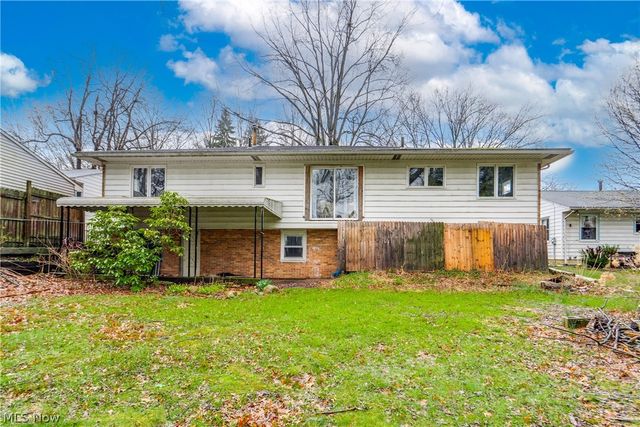 1440 Treasch Drive, Cuyahoga Falls, OH 44221