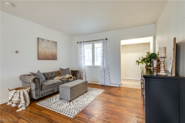 1440 Treasch Drive, Cuyahoga Falls, OH 44221