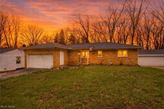 1440 Treasch Drive, Cuyahoga Falls, OH 44221