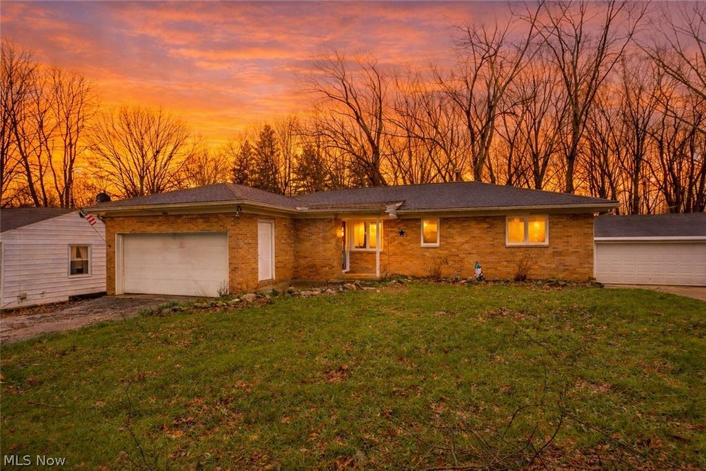 1440 Treasch Drive, Cuyahoga Falls, OH 44221