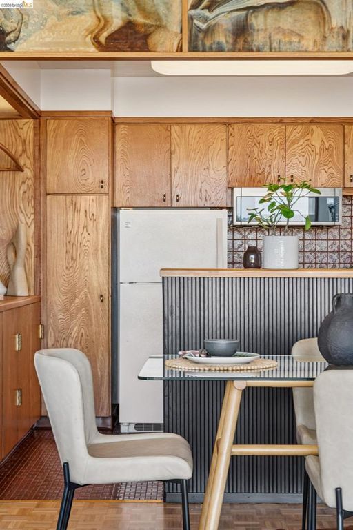 Image 23 of property listing at 320 Lee St 603, Oakland, CA 94610