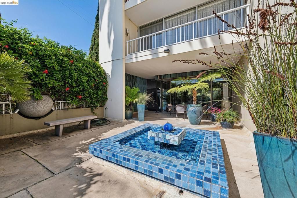 Image 36 of property listing at 320 Lee St 603, Oakland, CA 94610