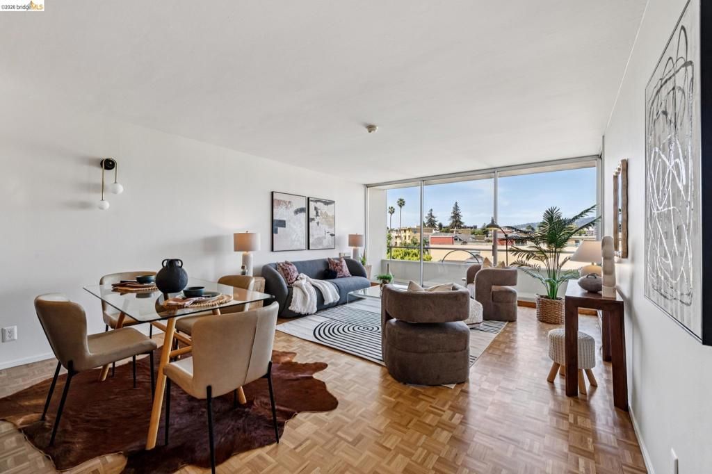 Image 4 of property listing at 320 Lee St 603, Oakland, CA 94610