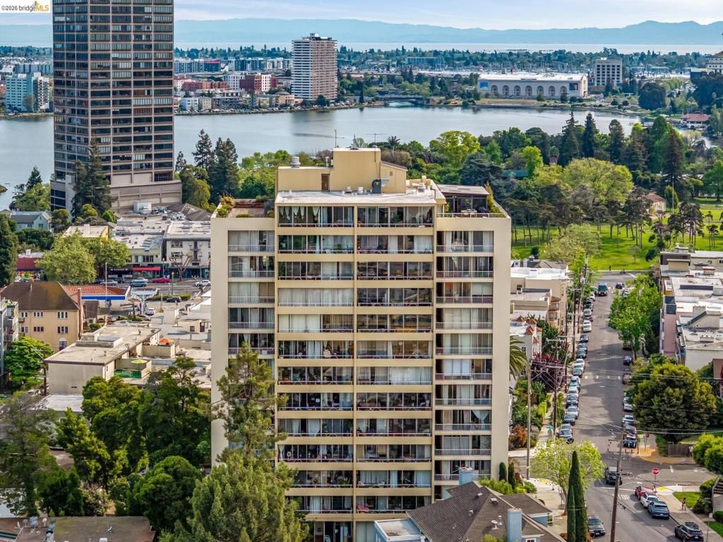 Image 45 of property listing at 320 Lee St 603, Oakland, CA 94610