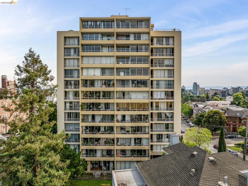 Image 48 of property listing at 320 Lee St 603, Oakland, CA 94610