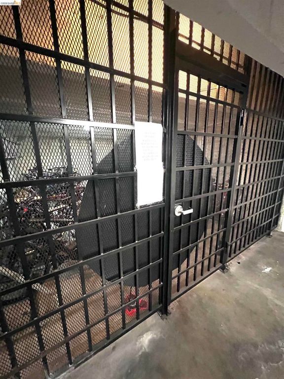 Image 50 of property listing at 320 Lee St 603, Oakland, CA 94610