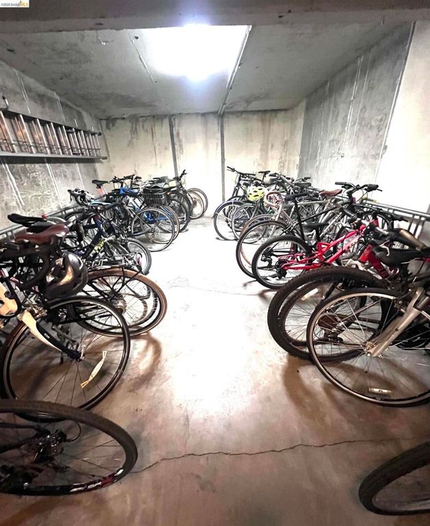 Image 51 of property listing at 320 Lee St 603, Oakland, CA 94610