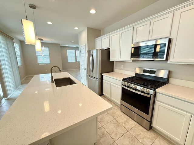 14220 W Buckskin Trail, Surprise, AZ 85387