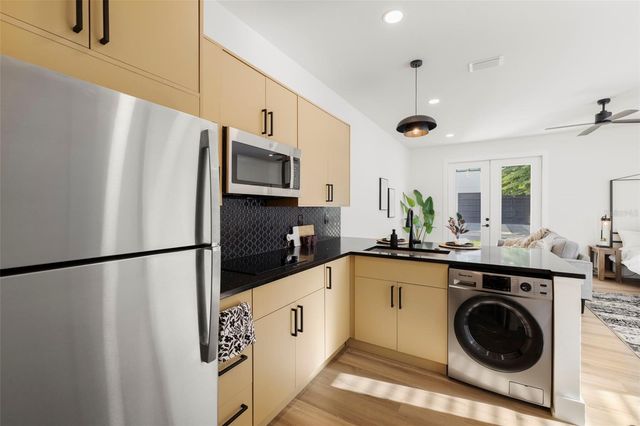 212 W EUCLID AVENUE B, Tampa, FL 33602