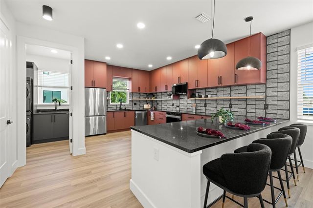 212 W EUCLID AVENUE B, Tampa, FL 33602