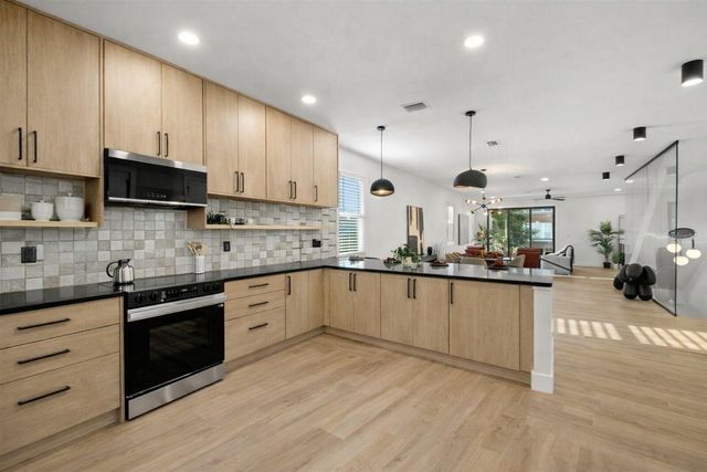 212 W EUCLID AVENUE B, Tampa, FL 33602