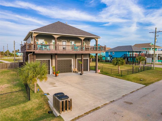 938 Eastview, Port Bolivar, TX 77650