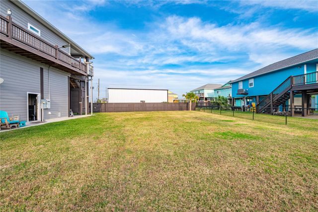 938 Eastview, Port Bolivar, TX 77650