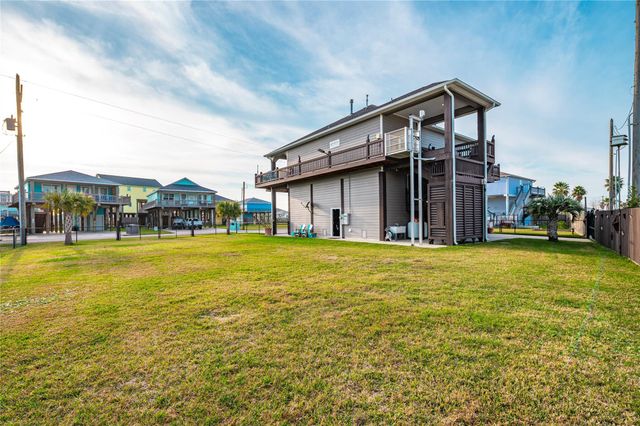 938 Eastview, Port Bolivar, TX 77650