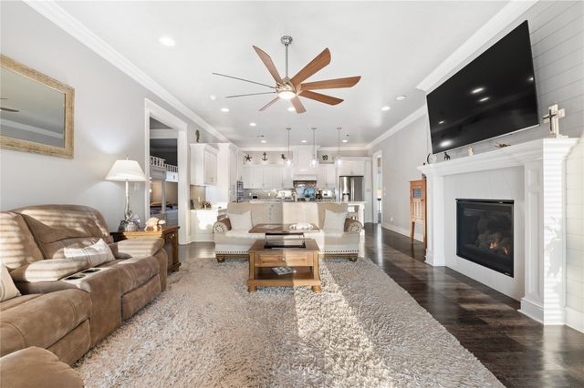 938 Eastview, Port Bolivar, TX 77650