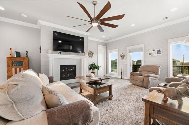 938 Eastview, Port Bolivar, TX 77650