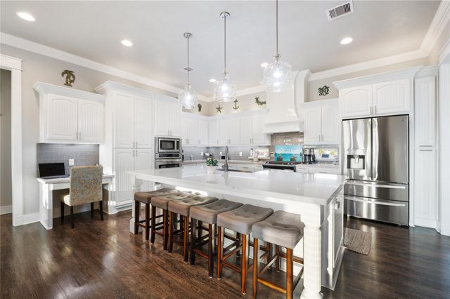 938 Eastview, Port Bolivar, TX 77650