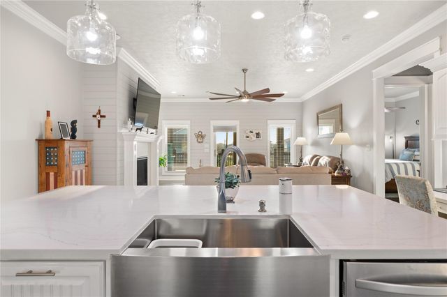 938 Eastview, Port Bolivar, TX 77650