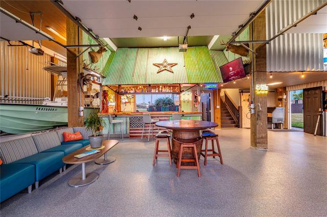 938 Eastview, Port Bolivar, TX 77650