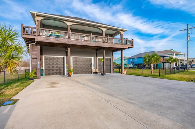 938 Eastview, Port Bolivar, TX 77650