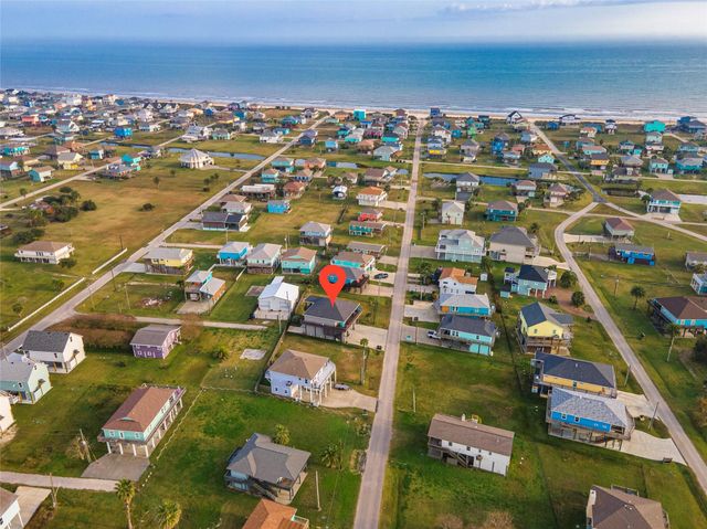 938 Eastview, Port Bolivar, TX 77650