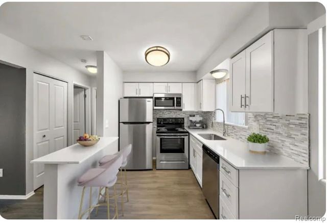 11221 E 14 Mile Road 217, Sterling Heights, MI 48312