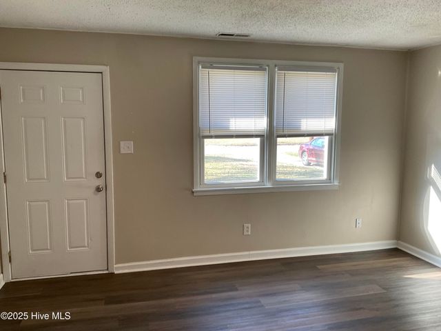 1018 Davis Street, Jacksonville, NC 28540