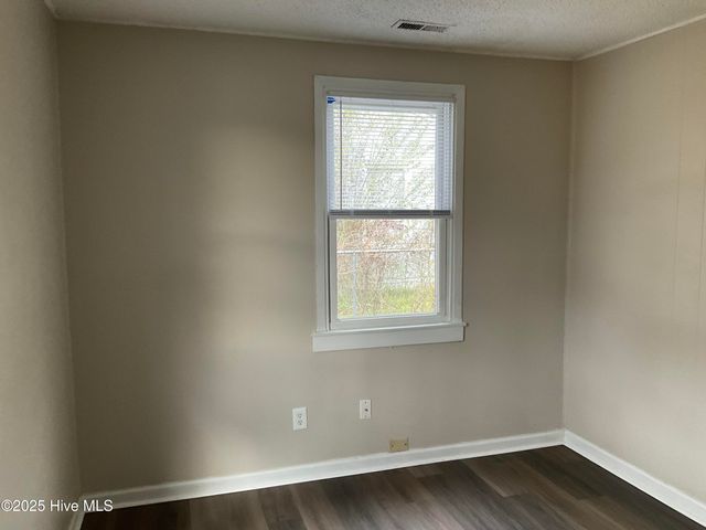 1018 Davis Street, Jacksonville, NC 28540