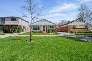 7139 N Nagle Avenue, Chicago, IL 60646
