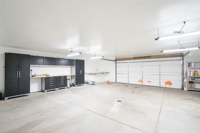 212 Pleasant View Drive, Des Moines, IA 50315