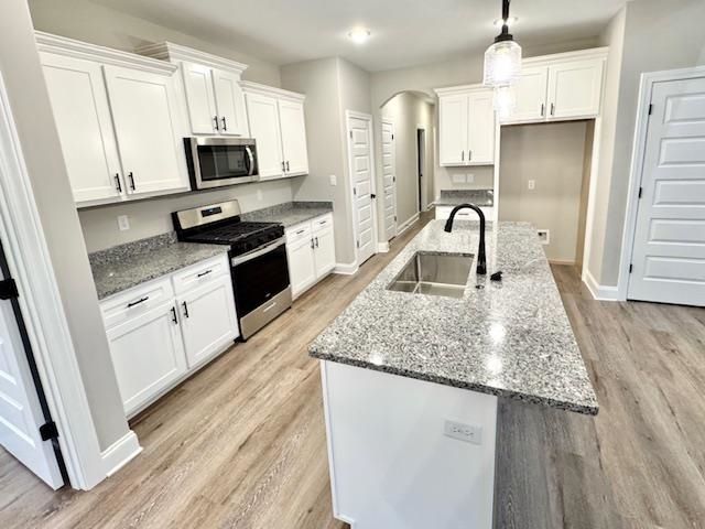 575 ROSALIE WOODS DR, Cordova, TN 38018