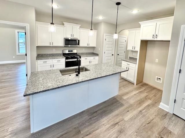 575 ROSALIE WOODS DR, Cordova, TN 38018