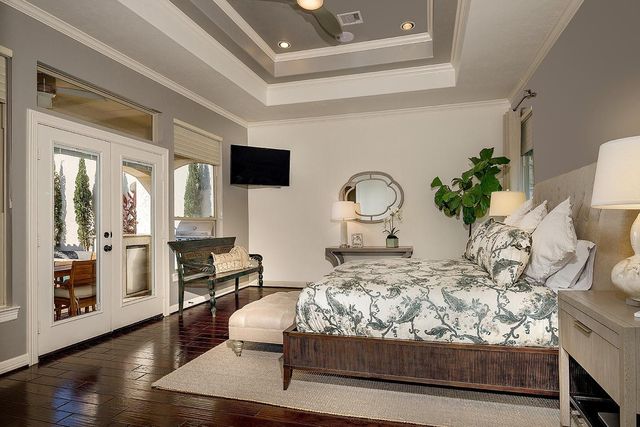 10 Moatwood Court, The Woodlands, TX 77382