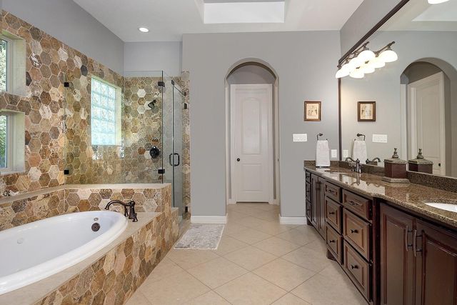 10 Moatwood Court, The Woodlands, TX 77382