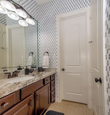 10 Moatwood Court, The Woodlands, TX 77382