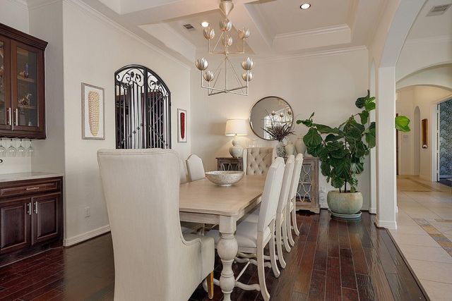 10 Moatwood Court, The Woodlands, TX 77382