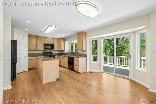 1358 Potomac Drive, Rochester Hills, MI 48306