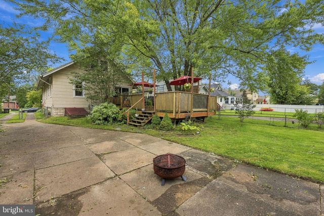 24 N DAVIS AVE, Audubon, NJ 08106
