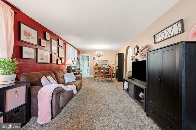 24 N DAVIS AVE, Audubon, NJ 08106