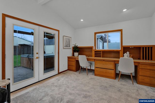 820 E 3rd St, Molalla, OR 97038