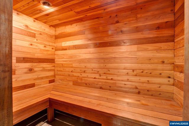 820 E 3rd St, Molalla, OR 97038